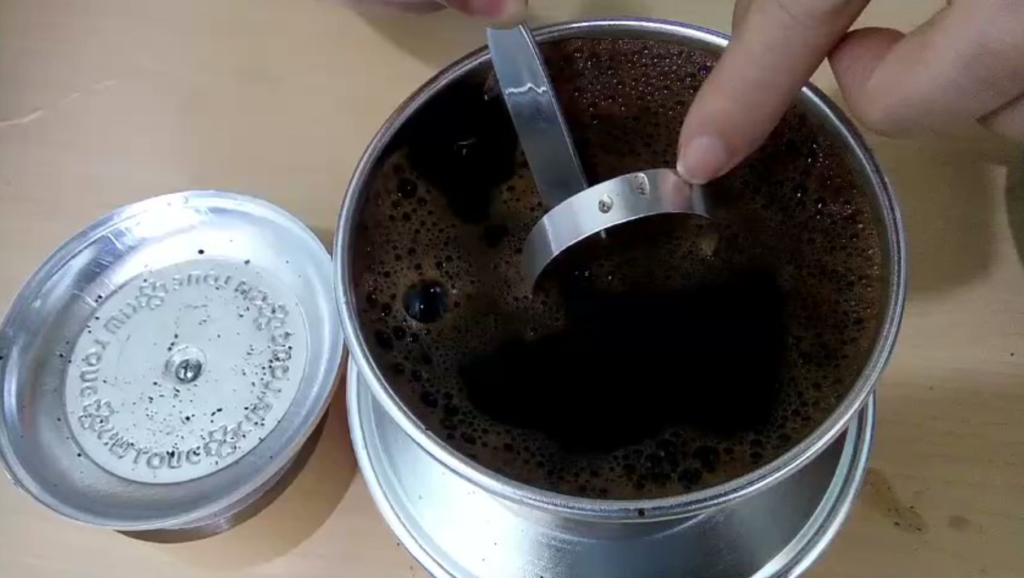 7 Bí Quyết Pha Cà Phê Phin Lớn Để Bán Hấp Dẫn Khách Hàng